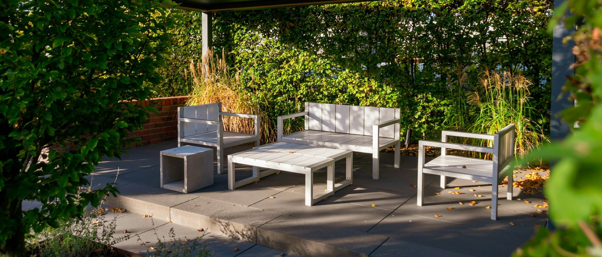 Lounge unter der Pergola